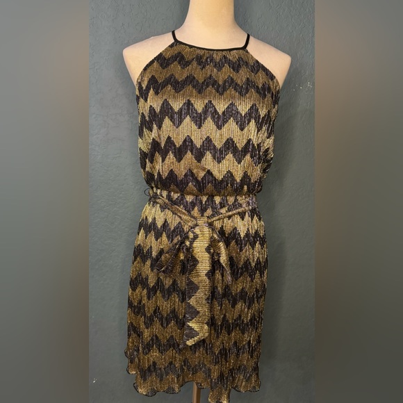 GUESS Metallic Dress Size O Belted Chevron Black & Gold Halter - Picture 3 of 7